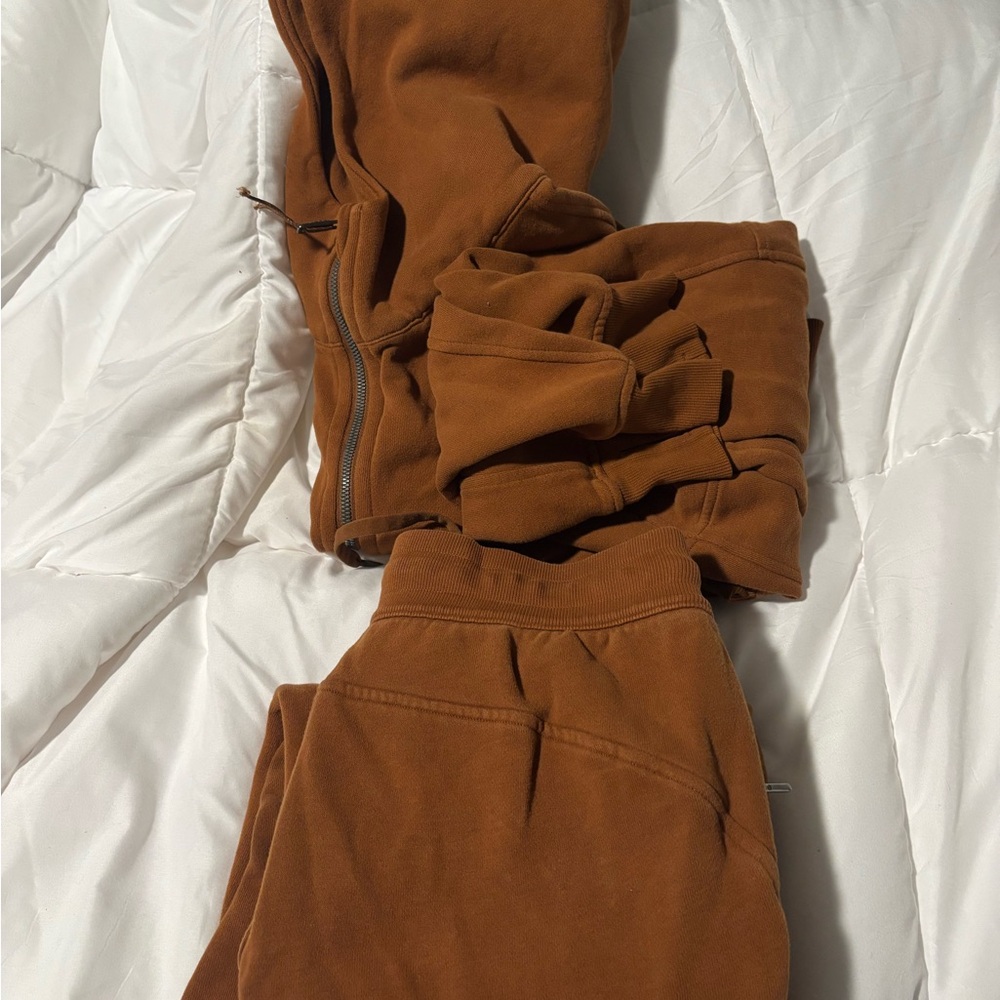 Lululemon Scuba Jogger Set